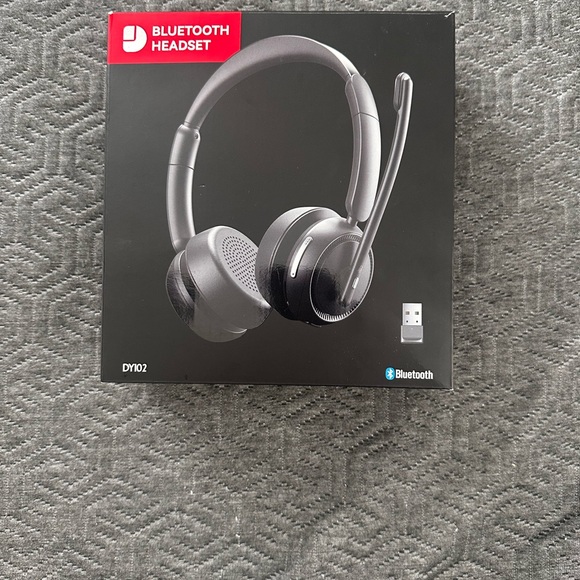 Headset with mic and keyboard - Picture 5 of 9